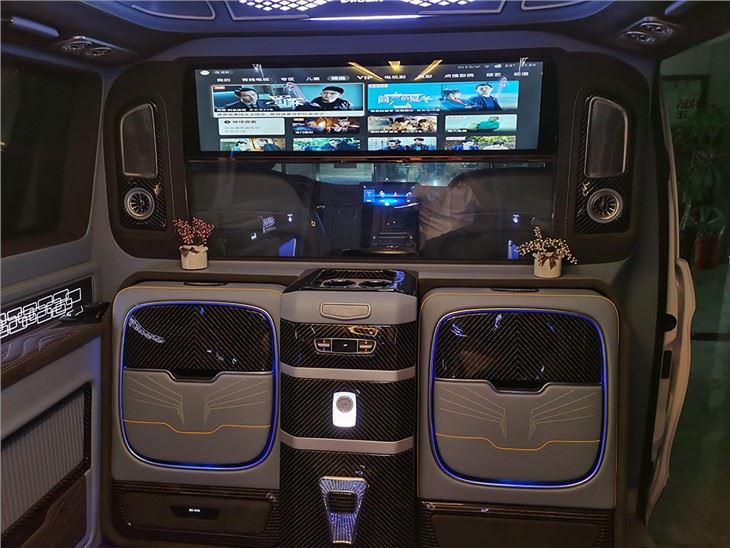 Mercedes-Benz Vito V klases slēptā bāra sekretāra priekšsēdētājs
