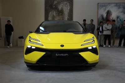 Miljoniem tīru elektrisku superauto Lotus Emeya statiska pieredze