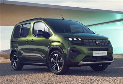 Izlaišanai ir pieejamas divas Peugeot E-Rifter oficiālās kartes versijas.