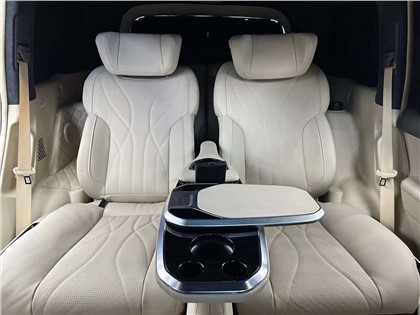 Toyota Prado Modified Luxury aizmugurējais centrālais roku balsts ar maza galda VIP sēdekļu komplektu