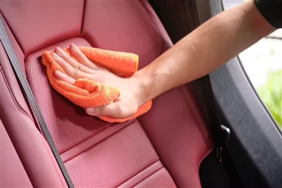Cik maksā vienu reizi notīrīt automašīnas sēdekļa spilvenu?