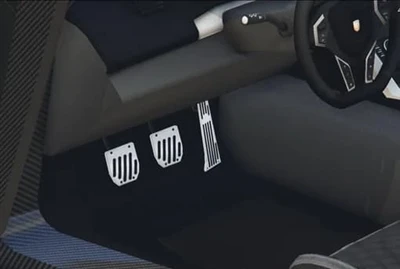 Kas ir visi 3 automašīnas pedāļi
