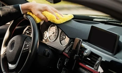 Padomi automašīnas salona tīrīšanai