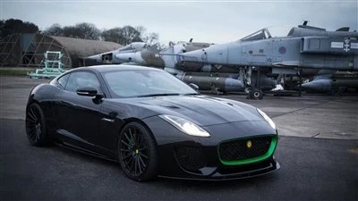 Lister Modified Jaguar F-Type SVR nominālā bremzēšanas jauda ir 666 ZS.